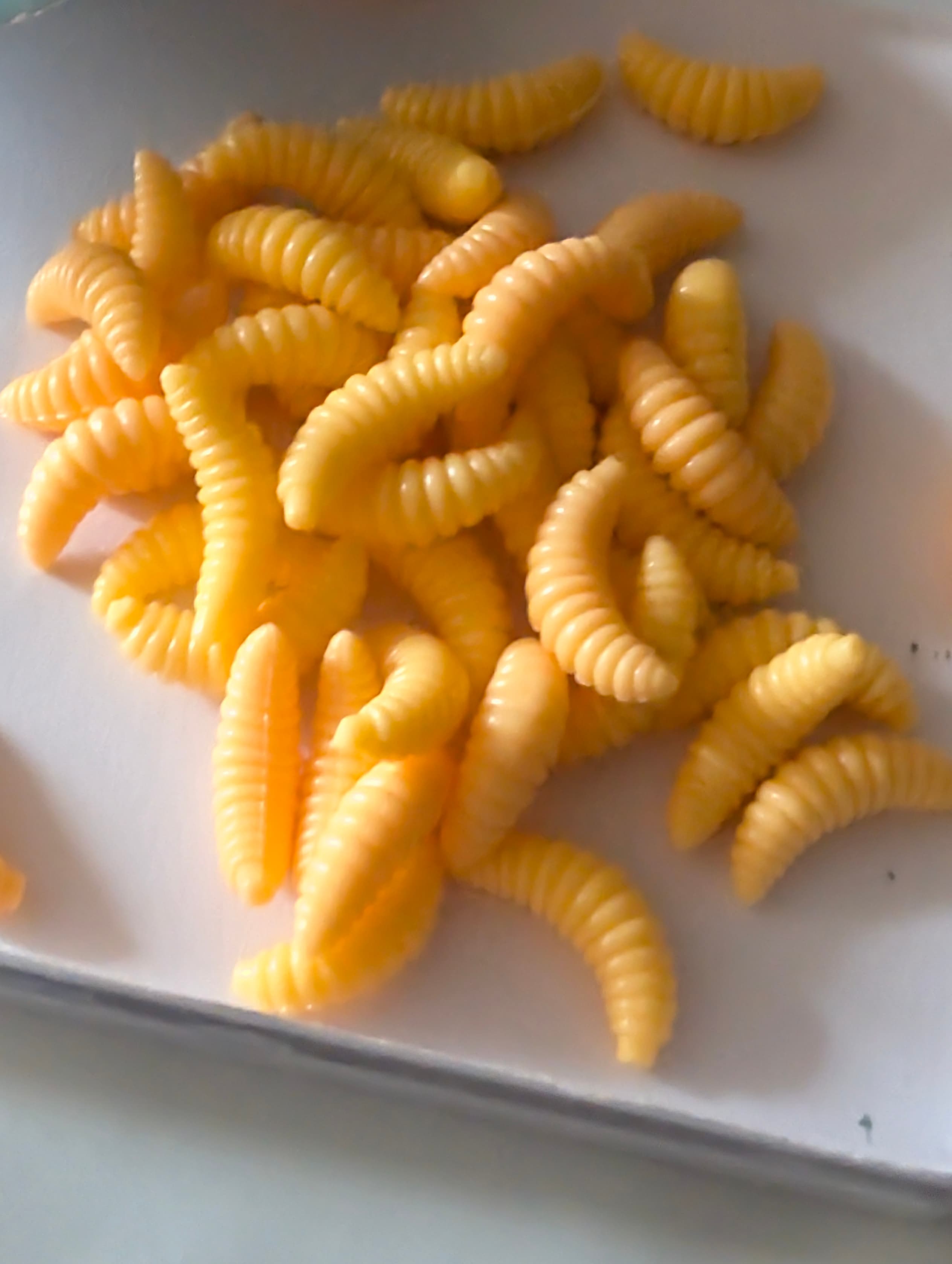 sachet 50 leurres souples asticots larves jaune