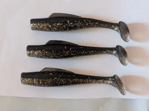 Lot 3 leurres souples Shad 8g noirs pailletés dorés
