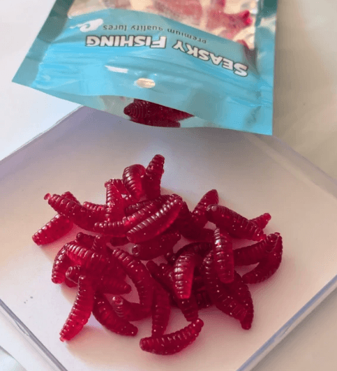 Lot 50 Asticots Artificiels Rouges – Leurres Souples