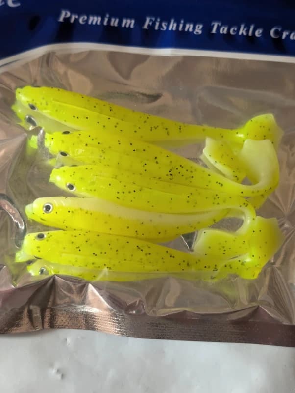 Lot de 5 leurres souples poisson jaune fluo 7 cm 2,4 g – Pêche carnassiers